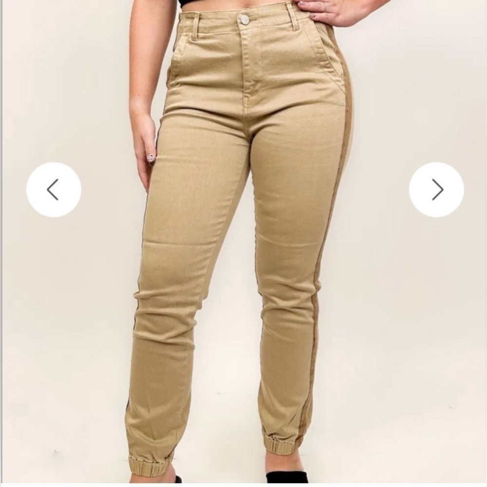 Risen Jogger Jeans Tan with Side Stripe - size 3/26. B1